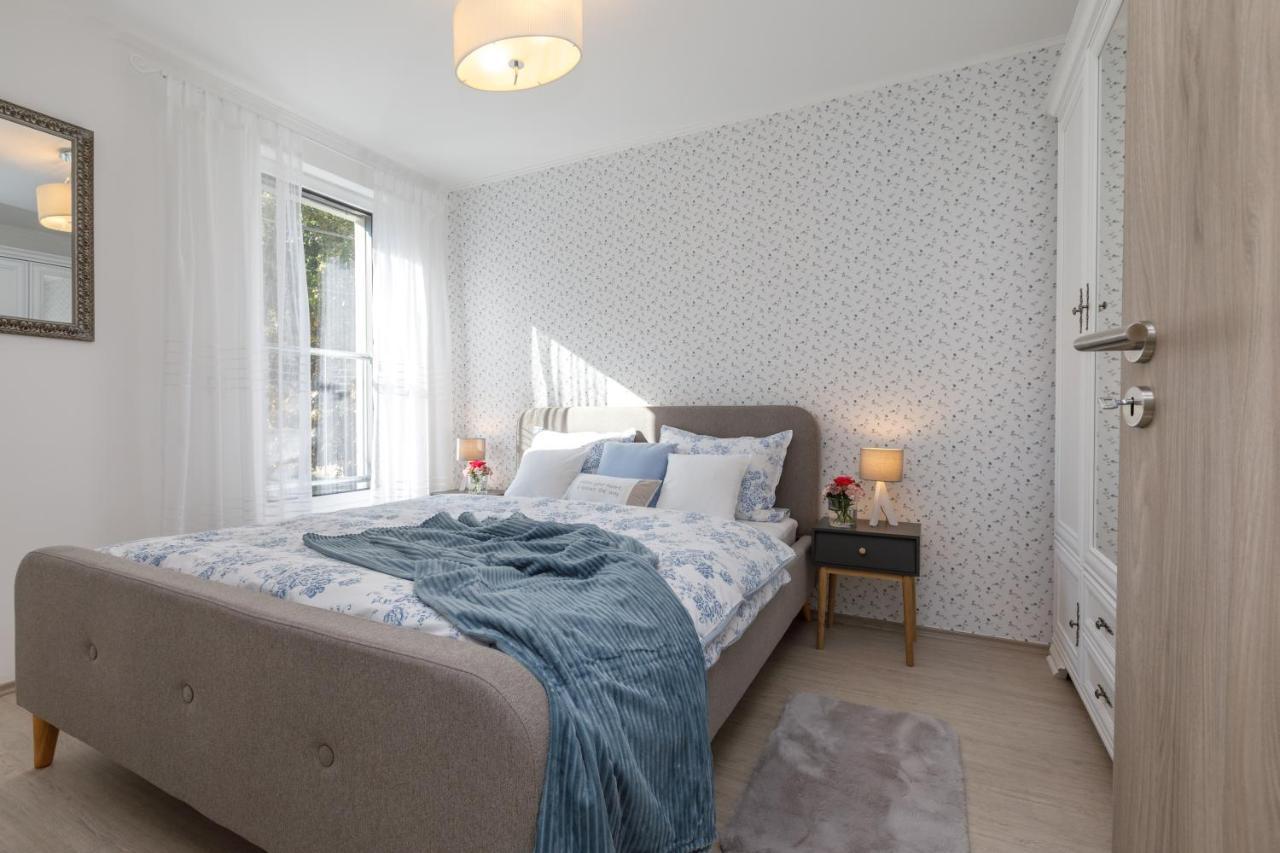 Veronikapartman - Brand New & Cozy - With Underground Garage Appartement